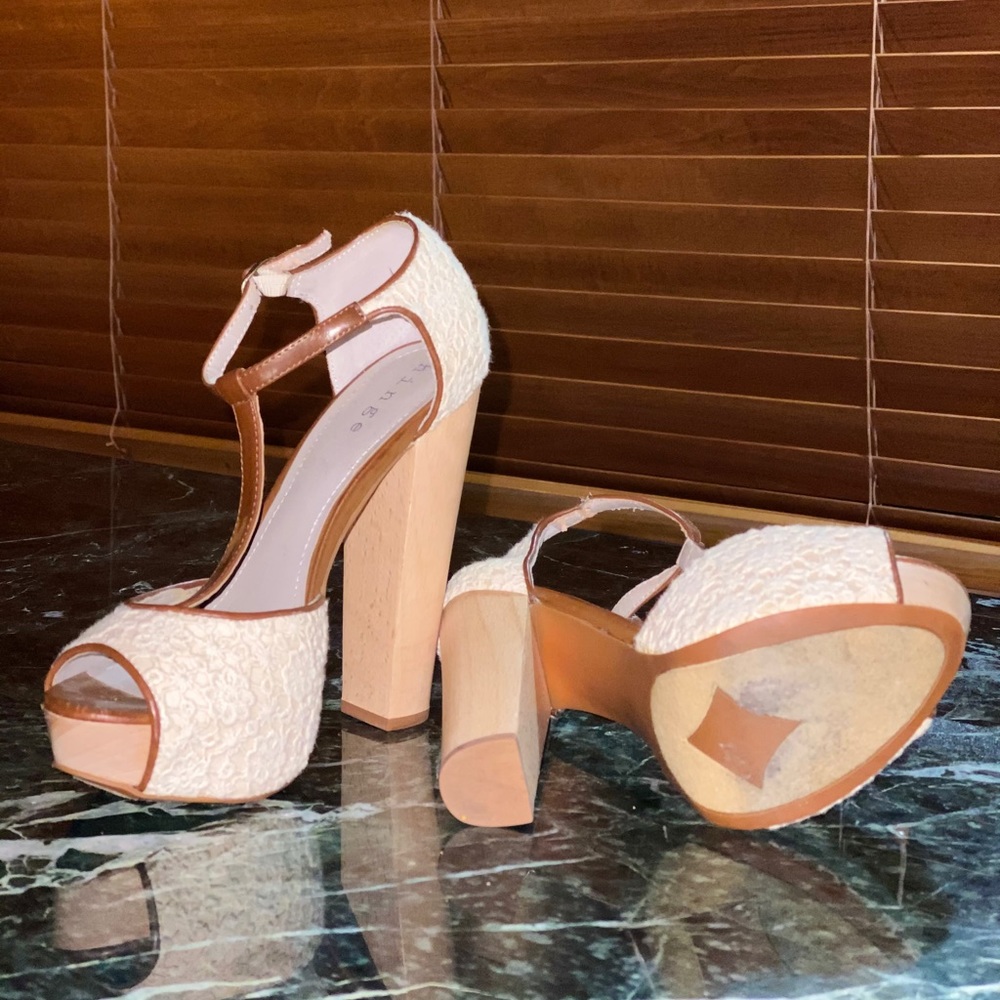 Heels - Picture 3 of 3